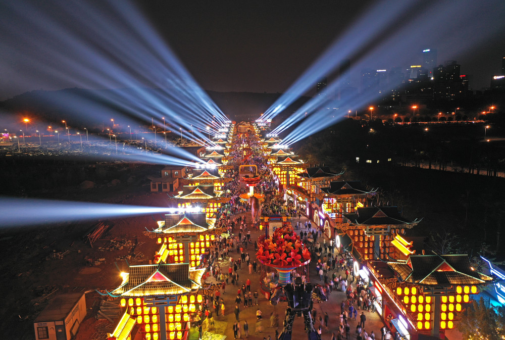 "南宁之夜"文旅步行街开街_腾讯新闻