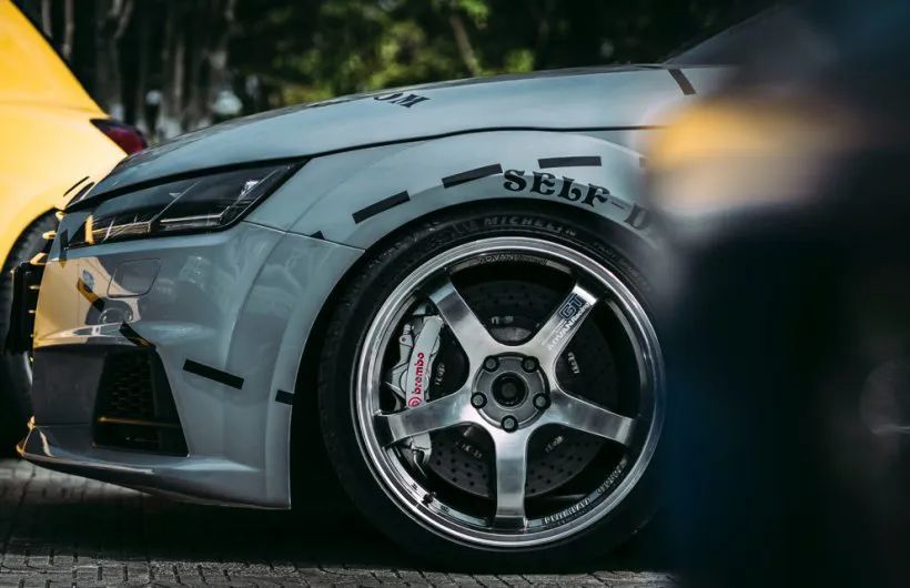 连续买了两台奥迪tt 这次改装全网首例三代tt灰猪案例_腾讯新闻