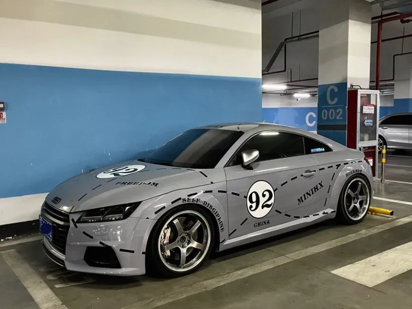 连续买了两台奥迪tt 这次改装全网首例三代tt灰猪案例_腾讯新闻