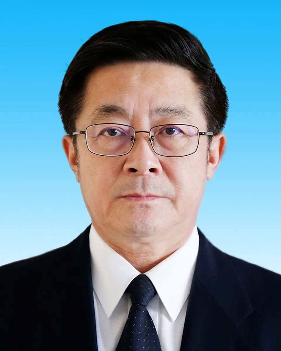 杨利民,男,汉族,1966年2月生,在职研究生,中共党员,现任内蒙古自治区