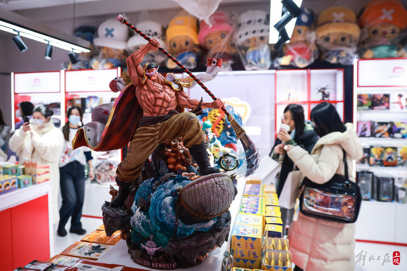 首次开出线下商场店铺的模玩熊.