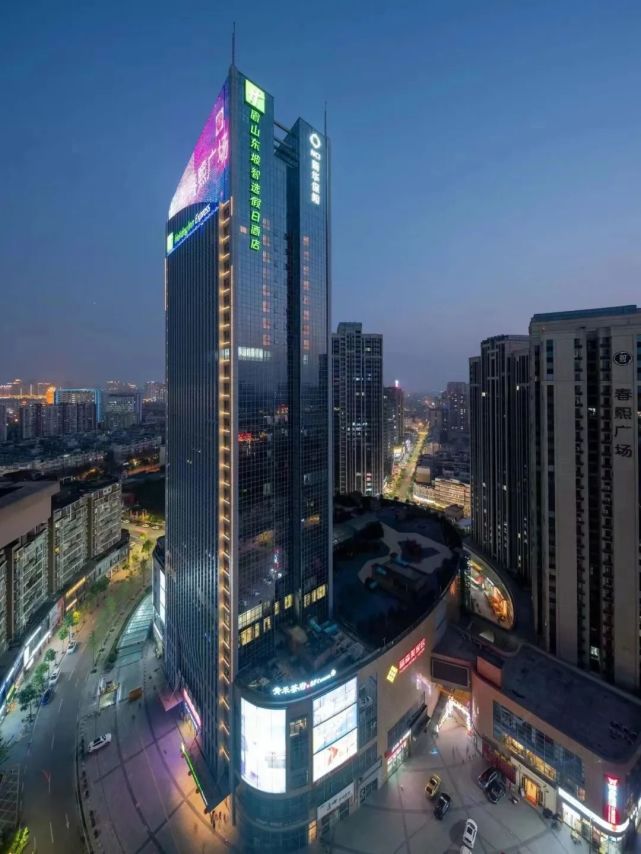 眉山春熙广场喜获中国建筑行业最高荣誉鲁班奖!