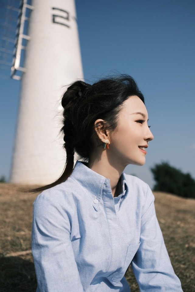 胡灵2023全新唱作单曲《青春旅行》鼓励大家积极生活_腾讯新闻