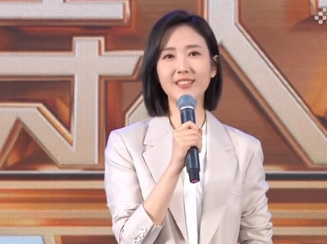 央视春晚官宣主持人 王嘉宁首次入选_腾讯新闻