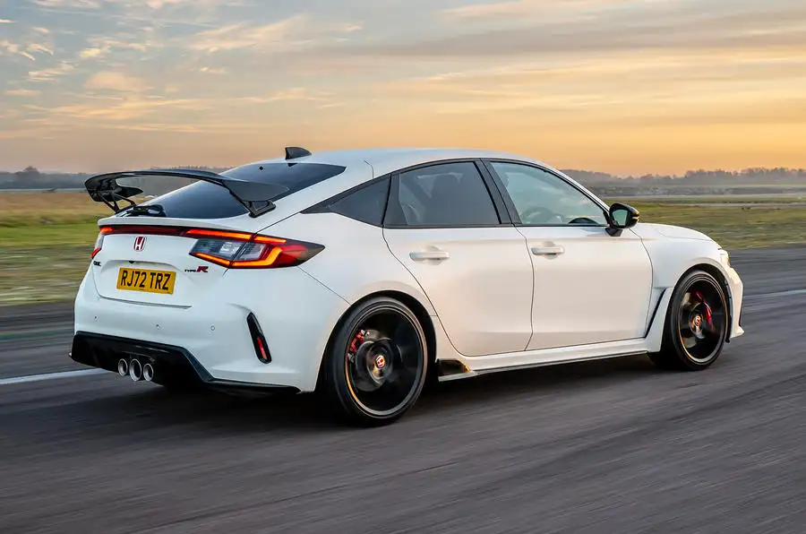 以信仰的名义,2023款本田思域type r大量实拍图发布_腾讯新闻