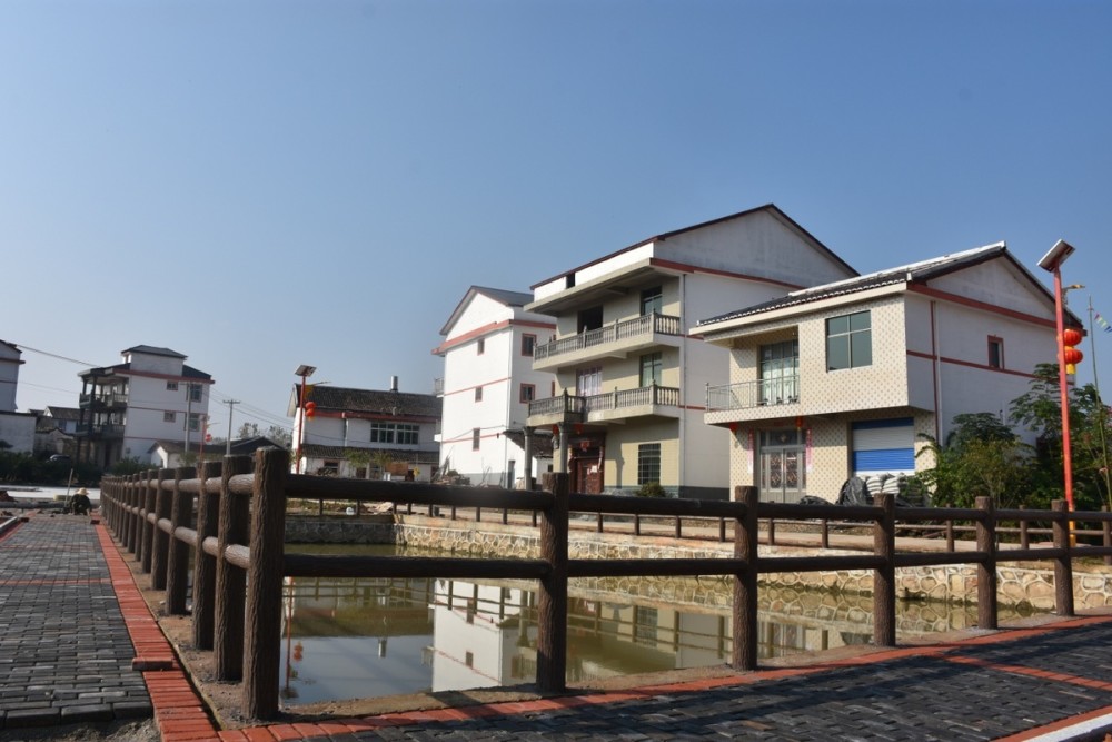 江西临川腾桥山村旧貌换新颜