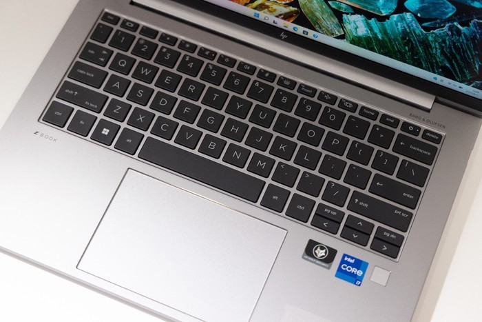 惠普zbook firefly g9保留了专业的可编程按键,并通过hp programmable