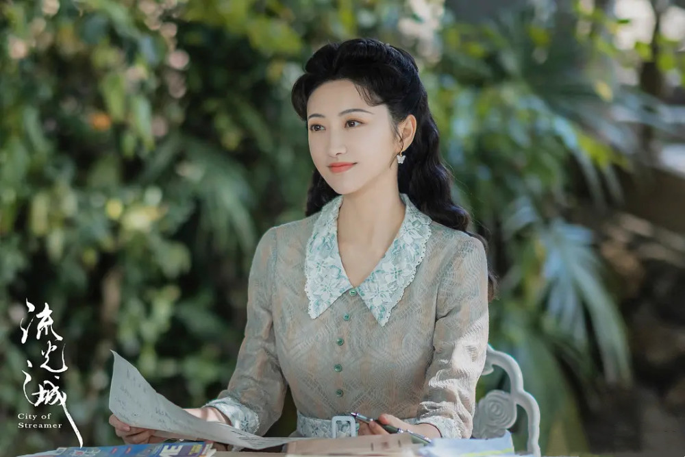 出圈后的景甜资源也不少,不过,从2021年《司藤》播出至今已经快两年