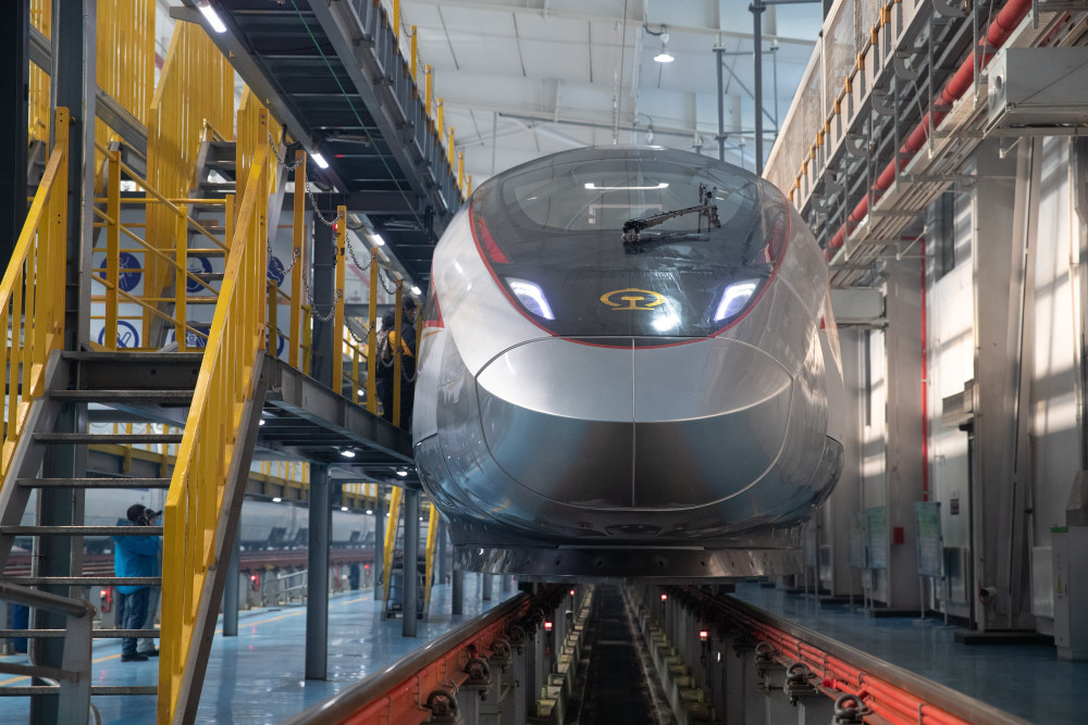 (新华全媒 )"中国速度"向北再延伸:复兴号高寒智能动车组落户黑龙江