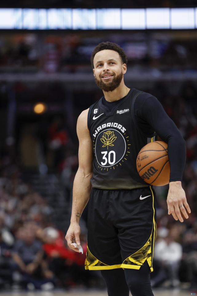 勇记库里避免了严重的结构损伤但仍将缺席数周时间