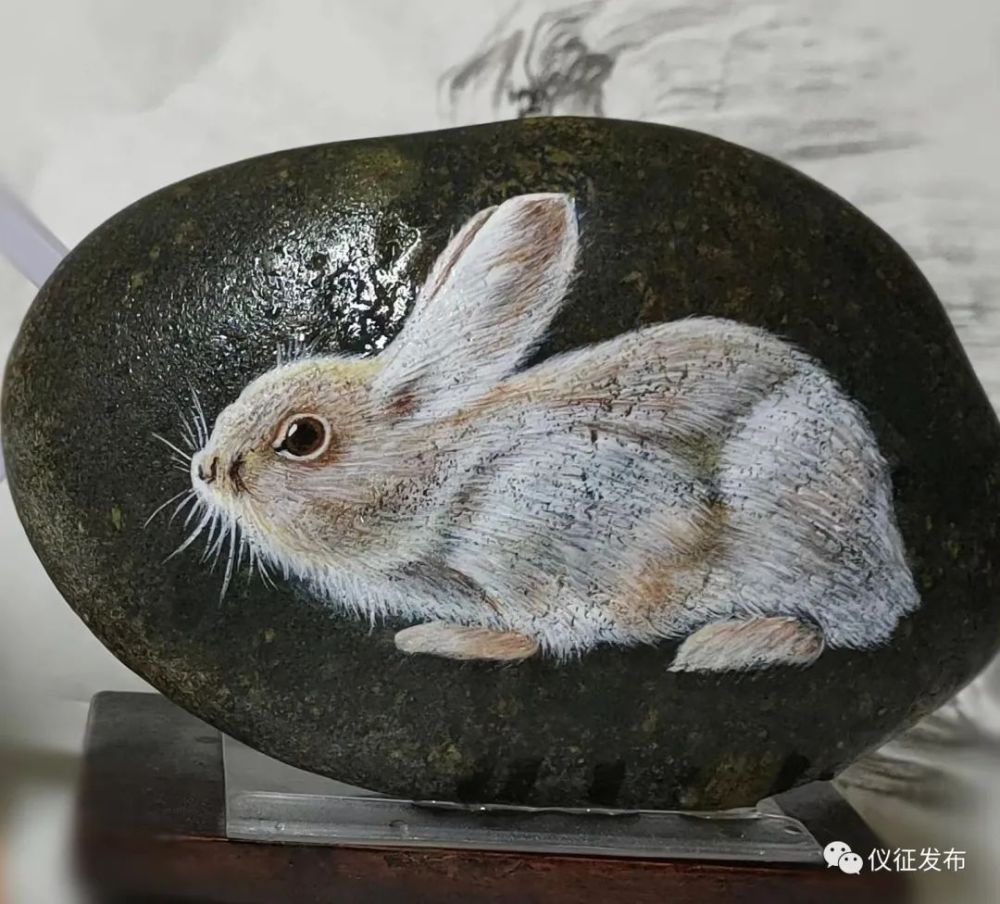 非遗丨刘燕:创意石画生肖兔喜迎兔年新春_腾讯新闻