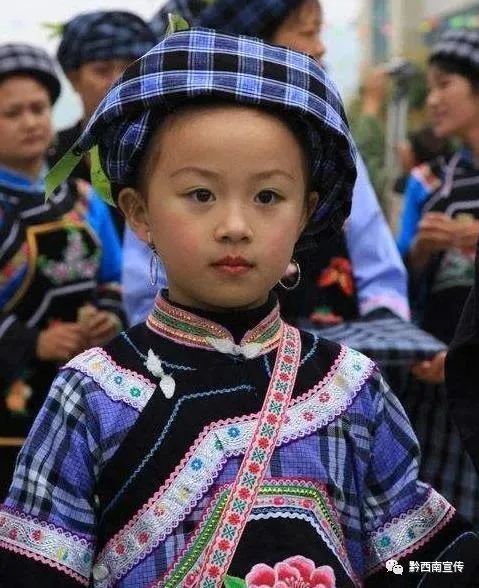 【康养胜地 人文兴义】今天聊聊黔西南州布依族服饰(十四)_腾讯新闻