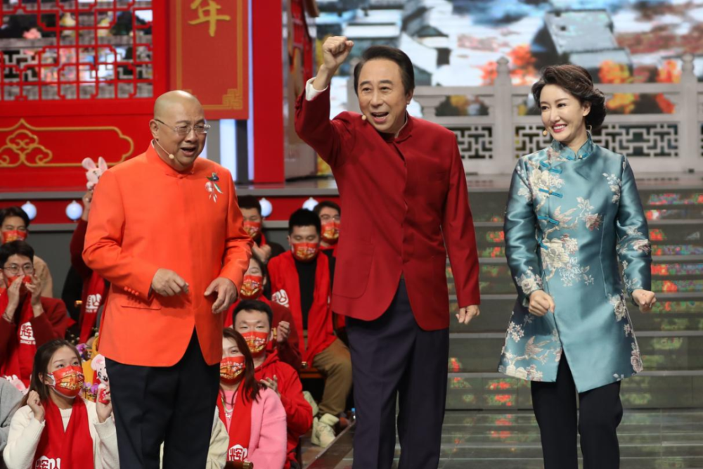 冯巩连续多年登《辽视春晚》 2023年争当"辽宁女婿"_腾讯新闻
