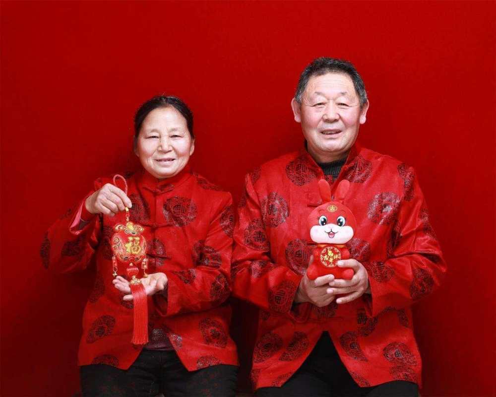 有牵挂就有团圆黄岩摄影师连续3年为环卫夫妻拍新年照