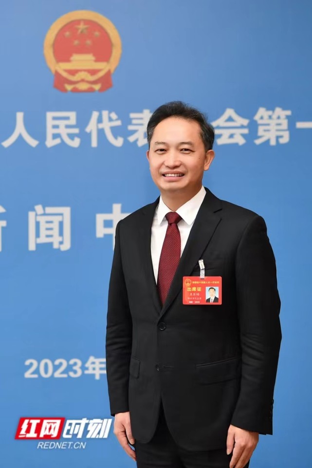 湖南省人大代表,郴州市委书记吴巨培.
