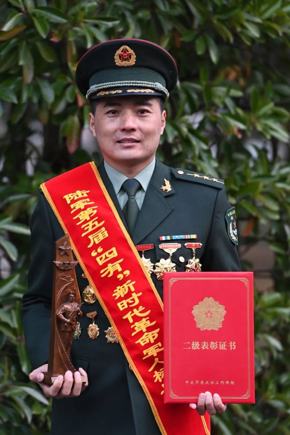 陆军十大标兵颁奖仪式震撼推出_腾讯新闻