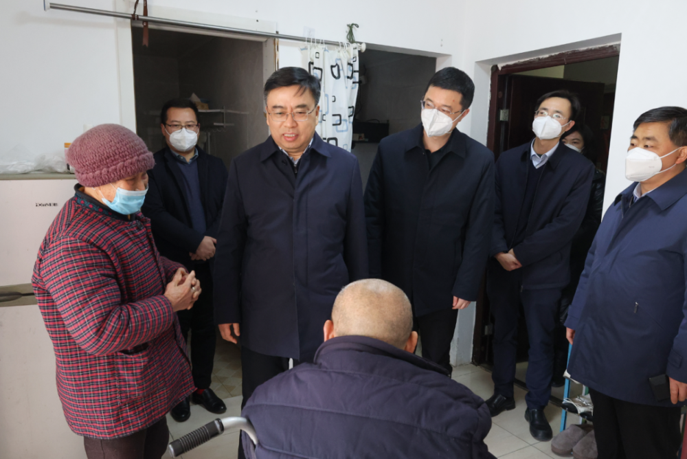 杨学鹏春节前走访慰问困难群众,老党员,一线工作者_腾讯新闻