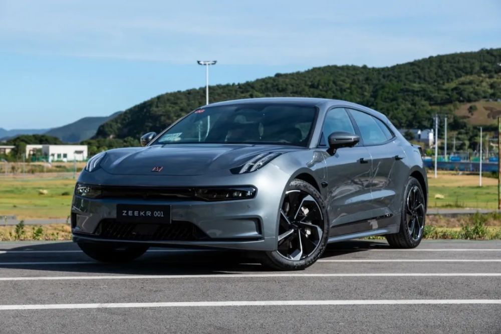 轴距3米1操控不输跑车这台国产c级车放大招开过都说爽