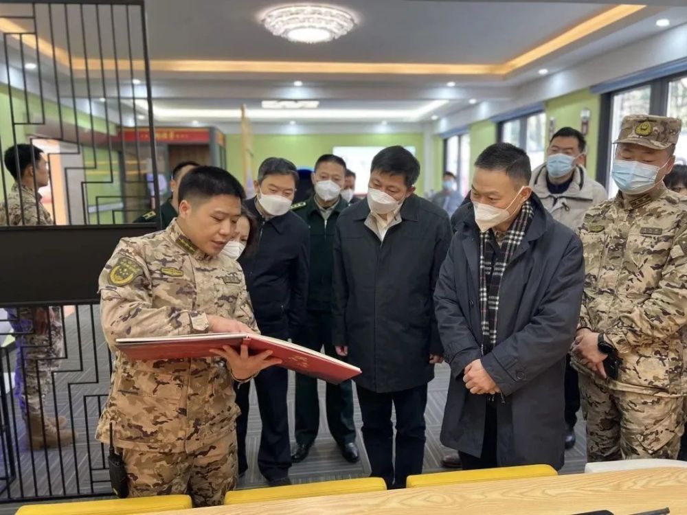 新春慰问送祝福 共叙军民鱼水情丨区领导带队走访慰问上海警备区及驻