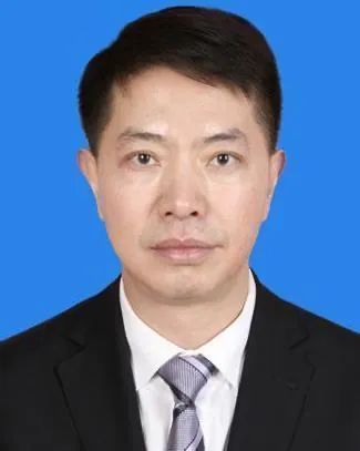 年12月,甘肃武威人,历任西宁市发展改革委主任,党组书记,海东市副市长