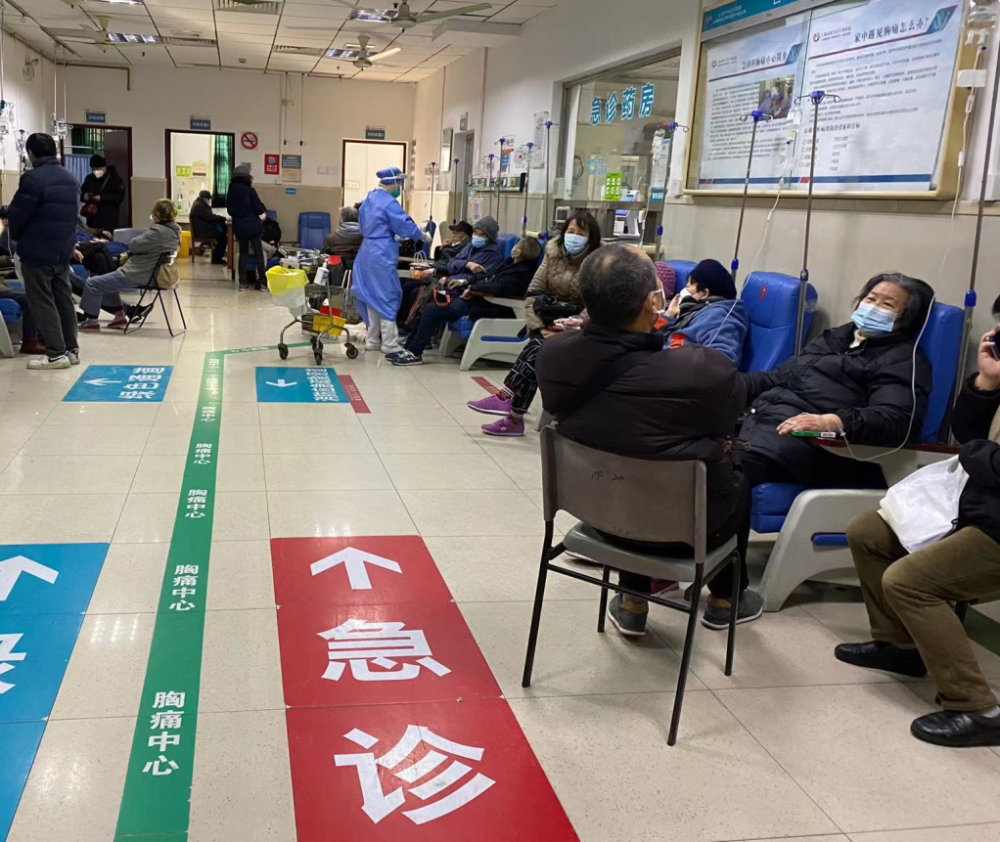 江湾医院多措并举方便市民看病配药