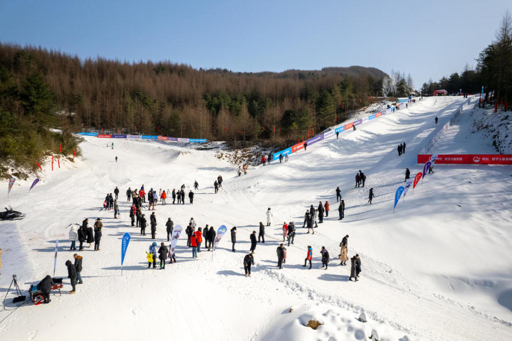 2022年曾家山滑雪场图片