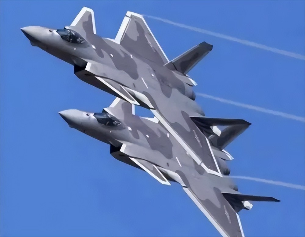 中国六代战机已首飞?