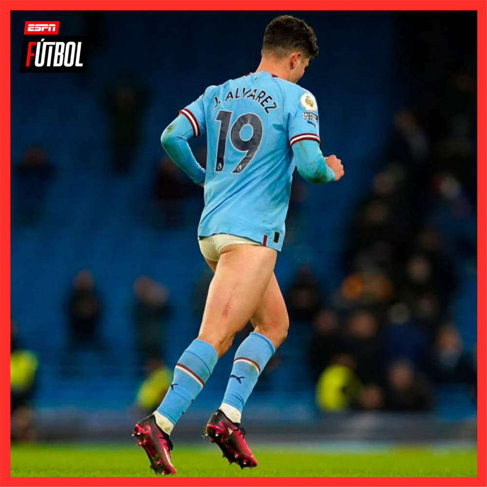 有点特别……阿尔瓦雷斯将球裤送给现场河床球迷,穿球衣内裤离场_腾讯