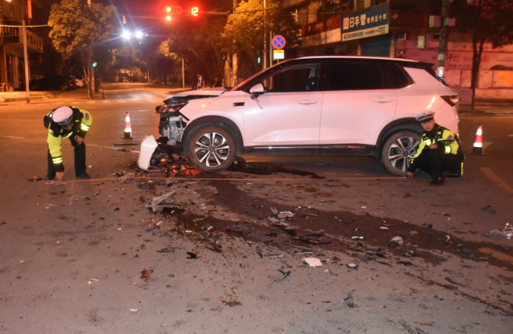 两车猛烈"对撞",一查竟是酒驾撞上醉驾?|文明守法平安回家