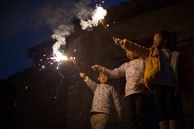 春节习俗中的法律违法放烟花最高可死刑