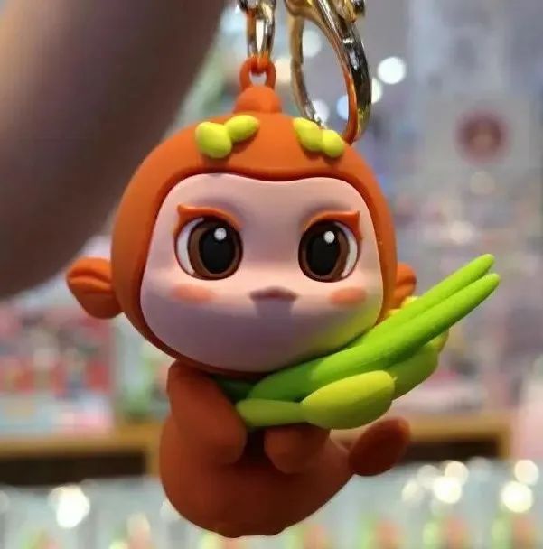 鱼多多变身福宝,给大家拜年啦