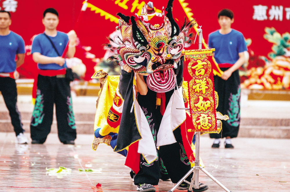 寻年俗 品年味丨麒麟舞_腾讯新闻