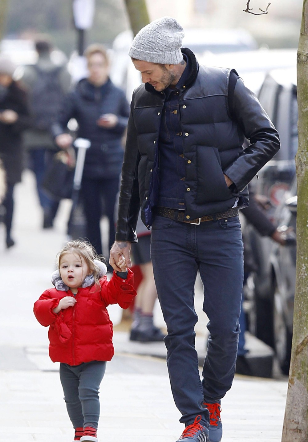 女儿小七,也就是大家都非常熟悉的:哈珀·塞文·贝克汉姆,也属兔!