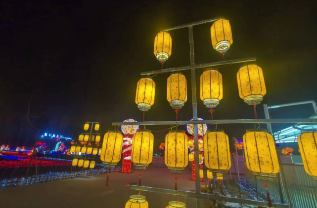 眼下,位于德州城北的乾兆花海景区,一片浓浓的新春喜庆节日气氛,徇烂