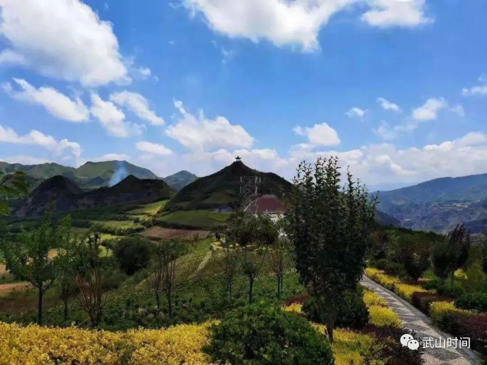 魯班山魯班山,古稱中峰山,在武山縣城東北二十公里處,為省級地質公園