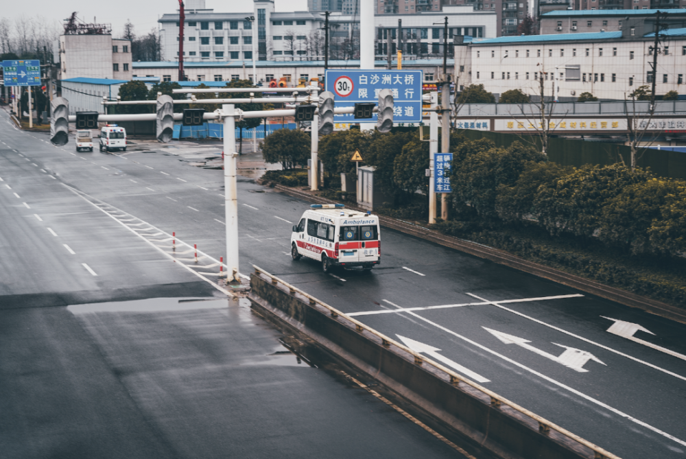 (来源:素素)▲第一批到达黄冈的株洲市援鄂医疗队,对当地医院重新规划