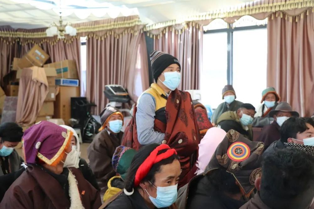 文明实践在当雄乌玛塘乡郭尼村开展喜迎新春过大年党的声音进万家系列