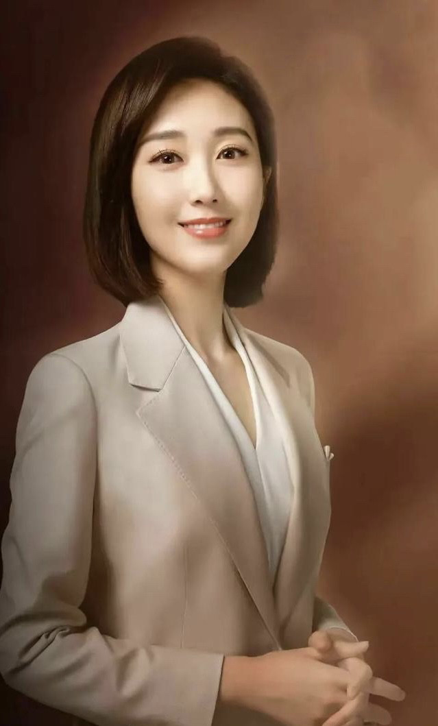 王嘉宁首登春晚获认可加入央视4年表现优异私下美照曝光