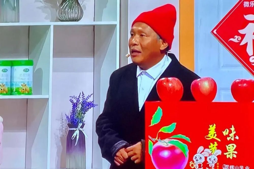 宋小宝是喜剧演员,代表作有相亲相亲2樱桃樱桃红七月狂想曲结婚简介1