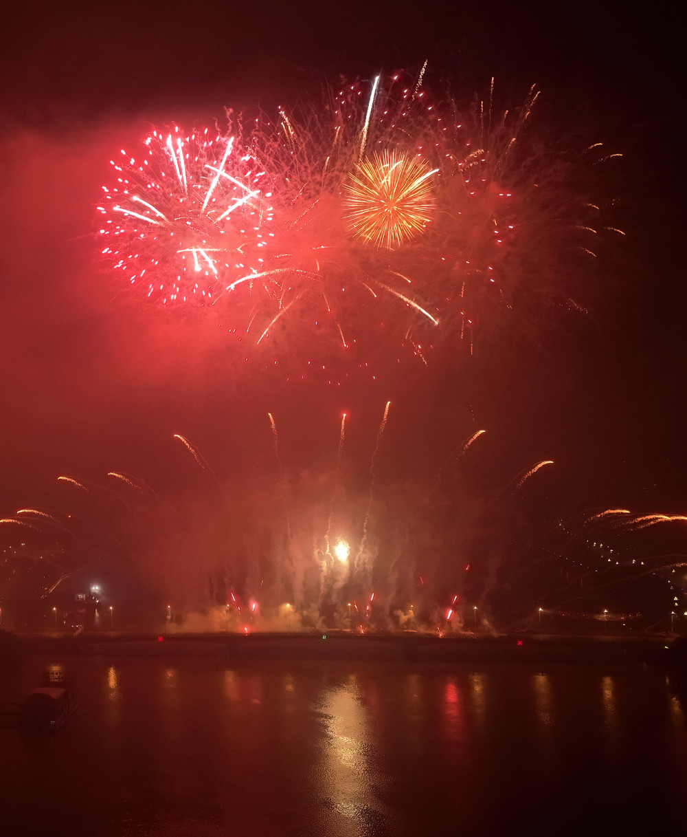 福建福州烟花璀璨迎新年