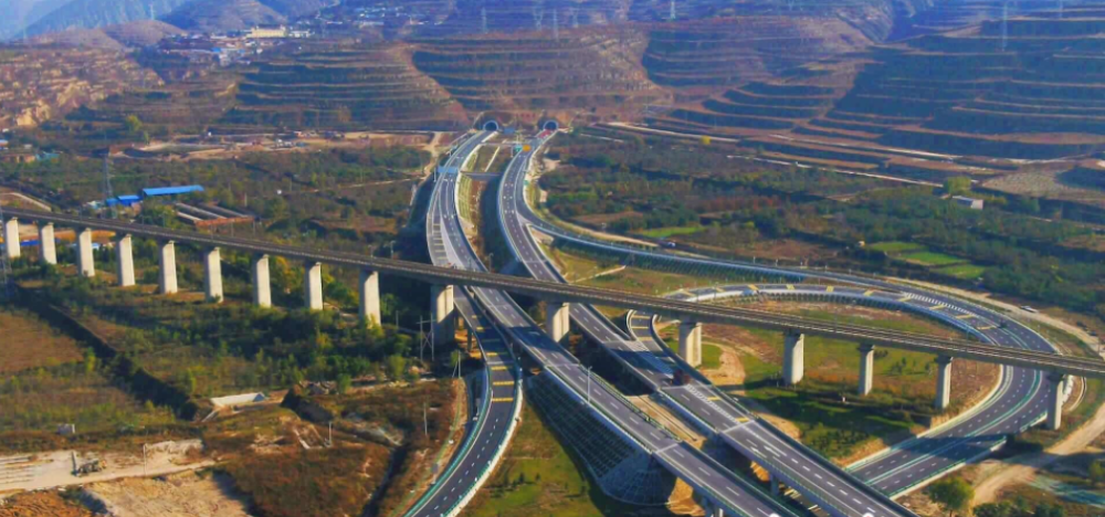 甘肃这次开挂了地铁高速机场2023交通大爆发