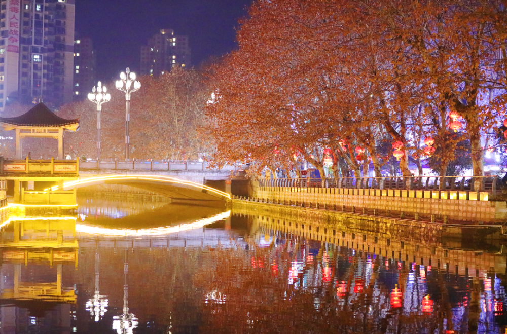 【网络中国节·春节】流光溢彩闹新春 绥阳处处年味浓