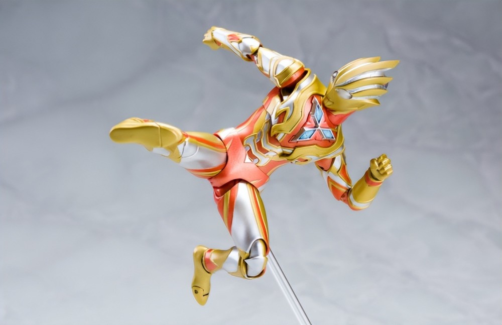 闪耀特利迦奥特曼shf手办实物公开 拳打梅加杰厄 脚踢斯菲亚母体_腾讯