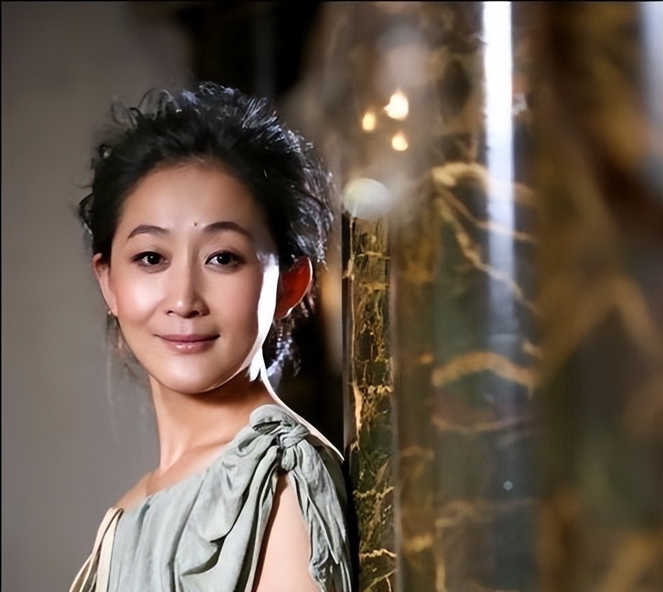 《三体》火了,我却被59岁的陈瑾惊艳到了_腾讯新闻