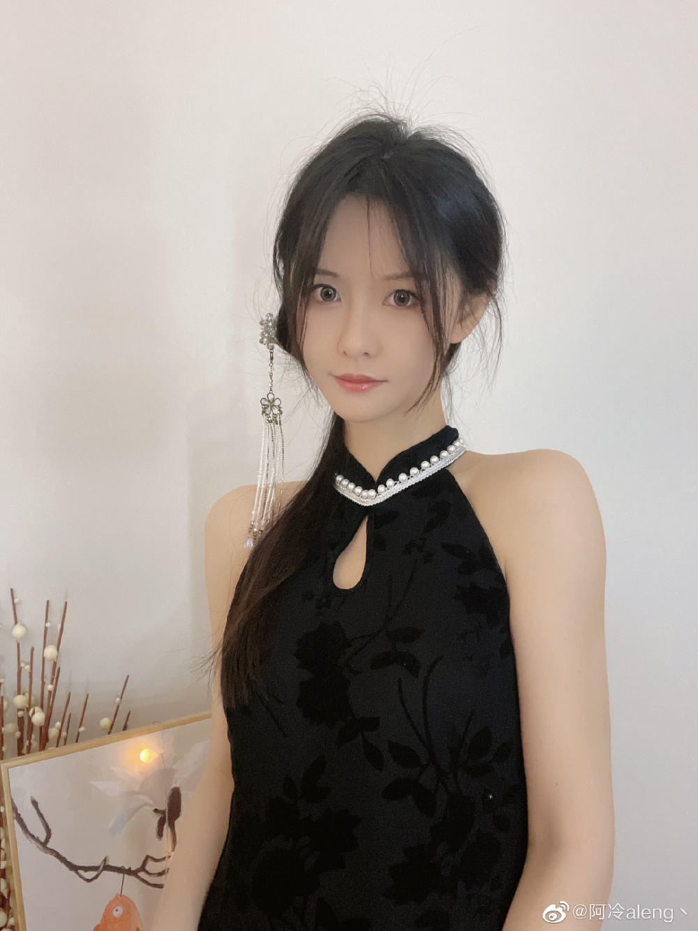 南波儿首次晒娃,腐团儿cos兔女郎被封,阿冷距停播还有十天…_腾讯新闻