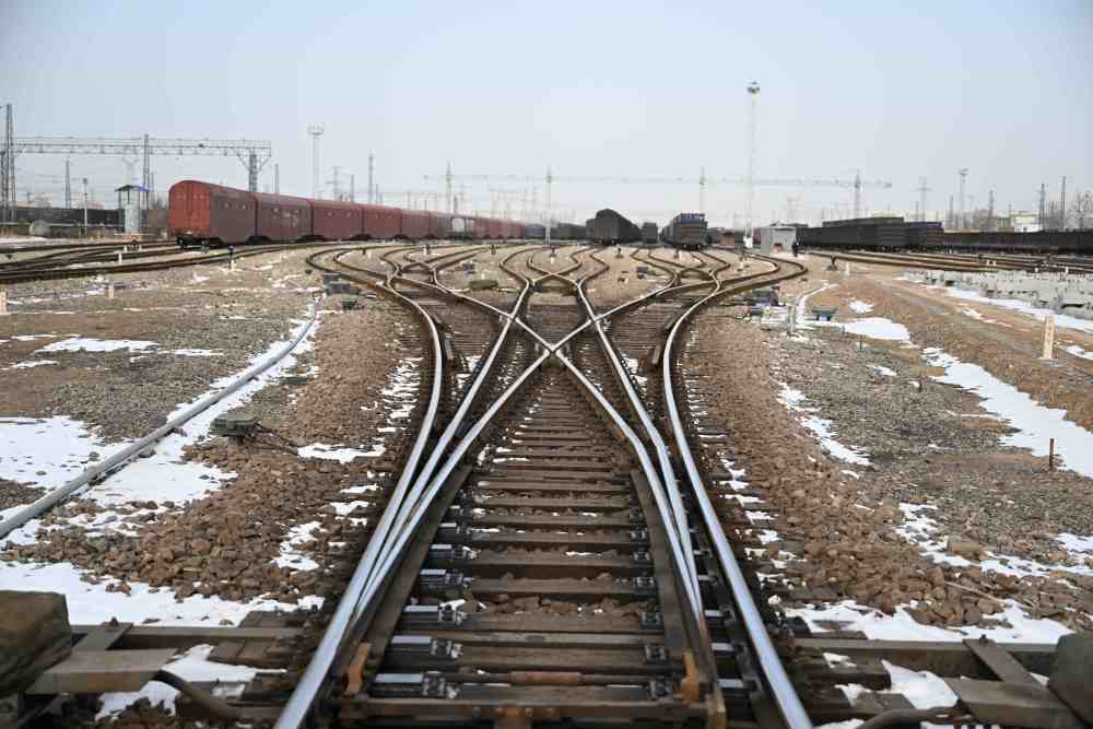 新春走基层丨毫厘不差 守护"熊猫道岔"