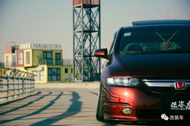低趴姿态风的本田奥德赛,"奶爸车"就该这么玩