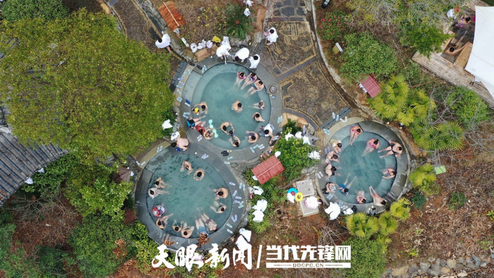 每日接待量超6000人次剑河县仰阿莎温泉小镇旅游热