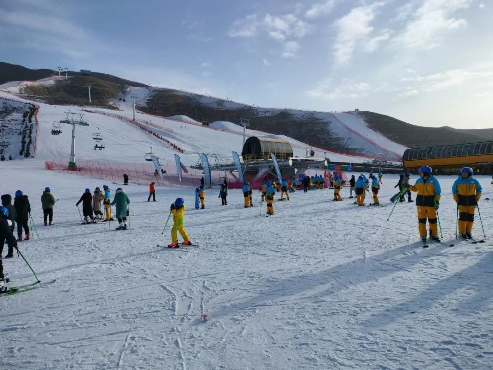 山西朔州滑雪场图片