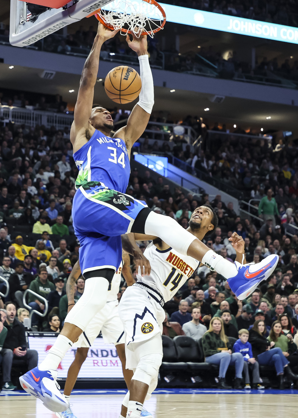 (体育)篮球——nba常规赛:雄鹿胜掘金